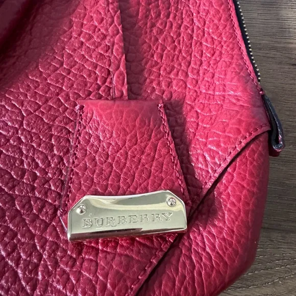 BURBERRY-AUTHENTIC (Preowned) Large Red Leather Handbag with Gold Hardware - Picture 3 of 16